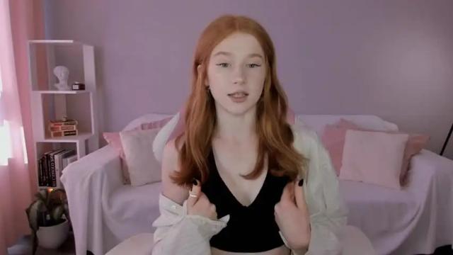 Image 3 of leahsthetics Stream on Chaturbate on 7 months ago