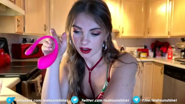 Image 3 of leahsunshine Stream on Chaturbate on 18 months ago