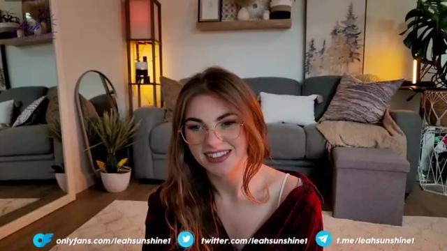 Image 2 of leahsunshine Stream on Chaturbate on 15 months ago