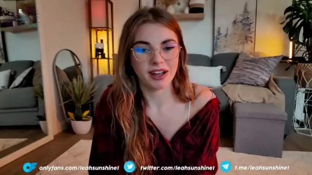 Image 3 of leahsunshine Stream on Chaturbate on 15 months ago