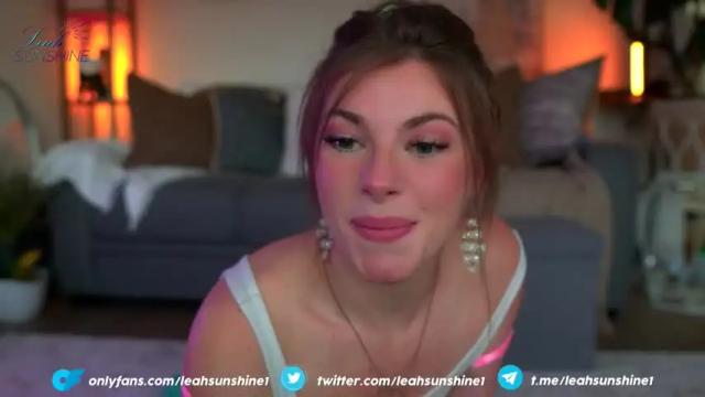 Image 12 of leahsunshine Stream on Chaturbate on 14 months ago