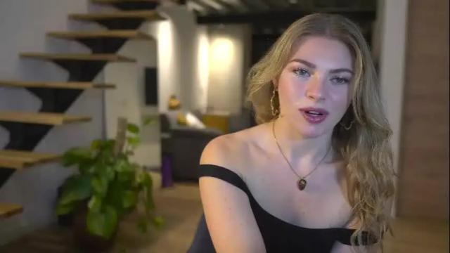 Image 2 of leahsunshine Stream on Chaturbate on 10 days ago