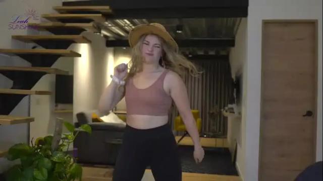 Image 10 of leahsunshine Stream on Chaturbate on 6 days ago