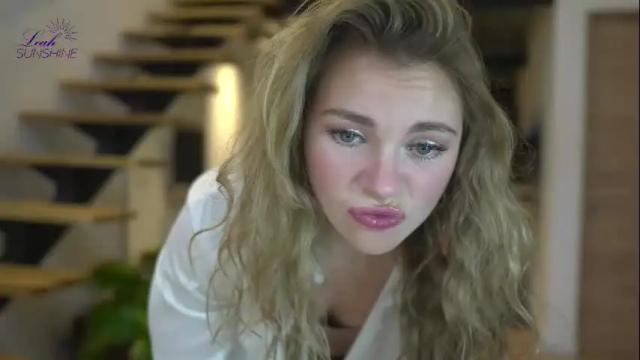 Image 3 of leahsunshine Stream on Chaturbate on 6 days ago