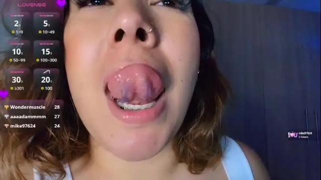 Image 10 of leahtemptation Stream on Chaturbate on 2 days ago