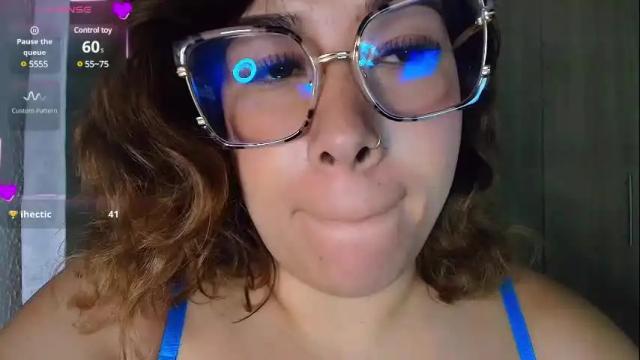 Image 11 of leahtemptation Stream on Chaturbate on 1 month ago
