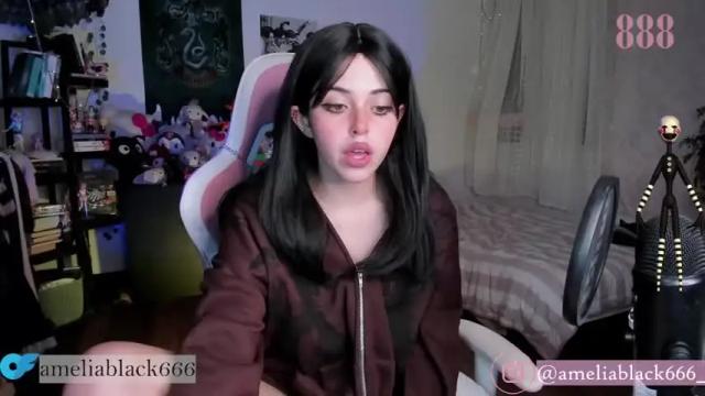 Image 2 of leamelie Stream on Chaturbate on 15 months ago