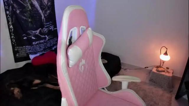Image 12 of leamelie Stream on Chaturbate on 2 months ago