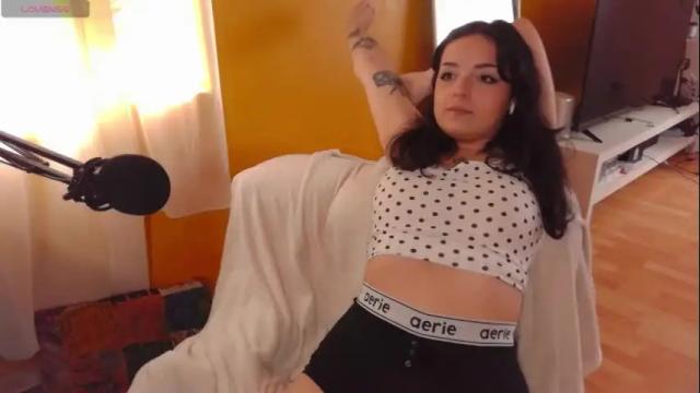 Image 4 of learaypie Stream on Chaturbate on 2 months ago