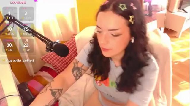 Image 3 of learaypie Stream on Chaturbate on 2 months ago