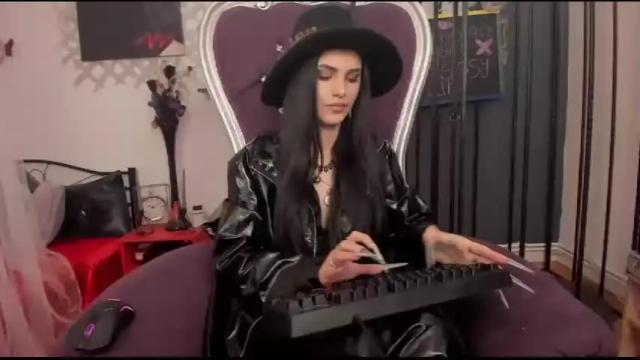 Image 7 of leavonnouire Stream on Chaturbate on 18 months ago