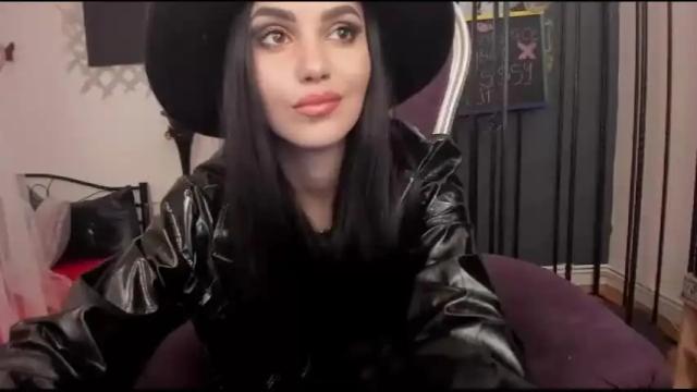 Image 8 of leavonnouire Stream on Chaturbate on 18 months ago