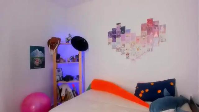 Image 4 of leazy_peasy Stream on Chaturbate on 16 days ago