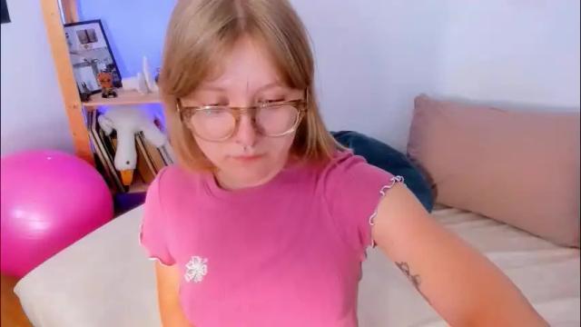 Image 10 of leazy_peasy Stream on Chaturbate on 2 months ago