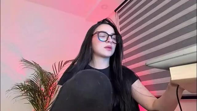 Image 2 of lee_mila Stream on Chaturbate on 5 months ago