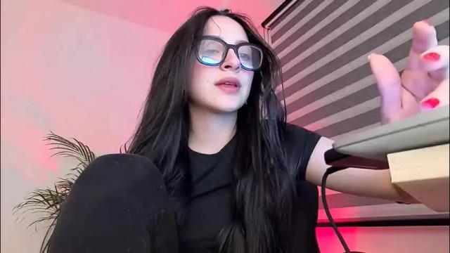 Image 3 of lee_mila Stream on Chaturbate on 5 months ago