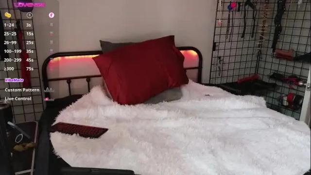 Image 7 of leealba Stream on Chaturbate on 2 months ago