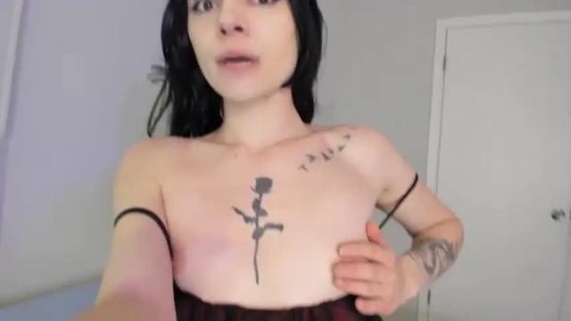 Image 3 of leefoxx Stream on Chaturbate on 15 months ago