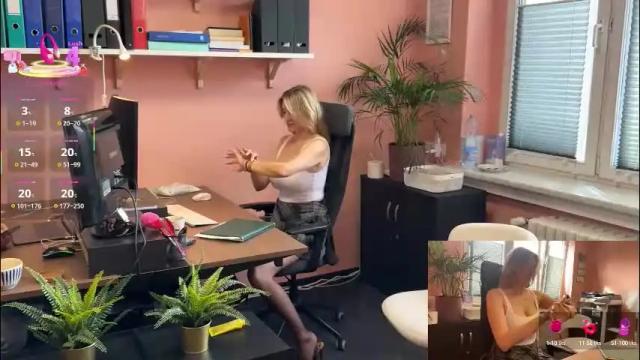 Image 10 of legsl0ng Stream on Chaturbate on 1 month ago