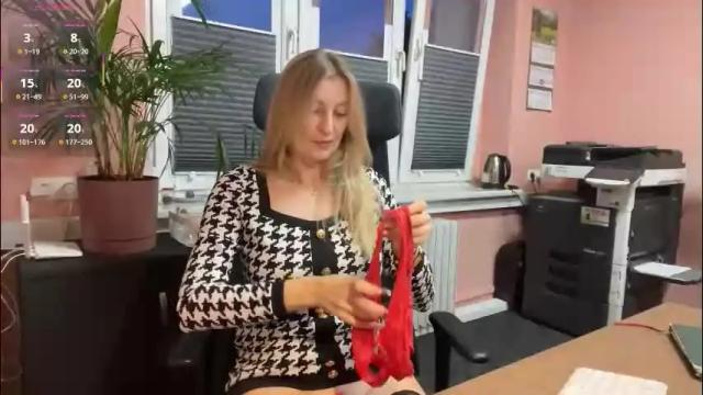 Image 12 of legsl0ng Stream on Chaturbate on 7 days ago