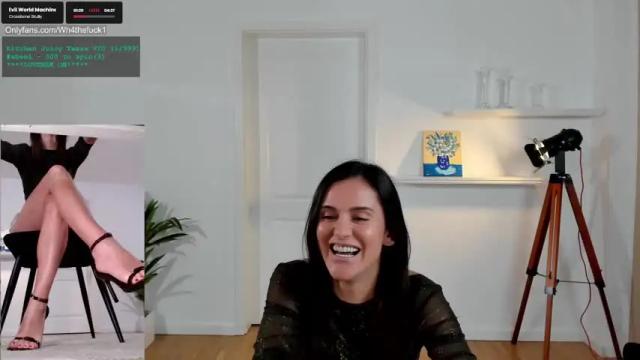 Image 12 of legswattitude Stream on Chaturbate on 12 days ago