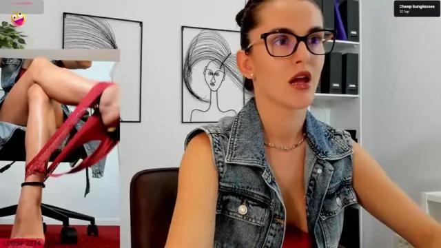 Image 6 of legswattitude Stream on Chaturbate on 21 days ago