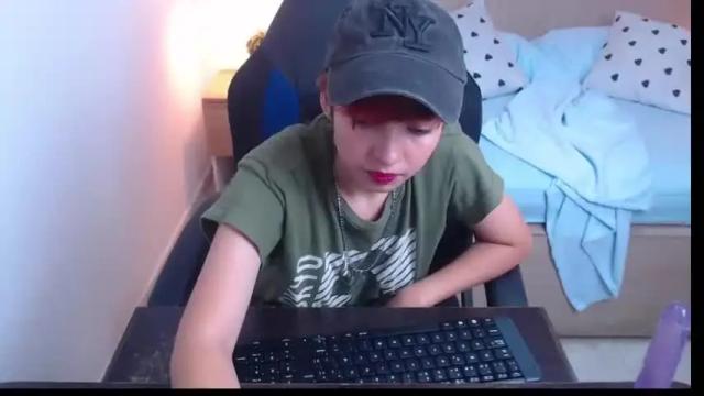 Image 6 of leia_white_ Stream on Chaturbate on 17 months ago