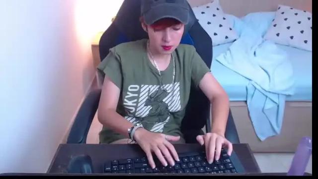 Image 7 of leia_white_ Stream on Chaturbate on 17 months ago
