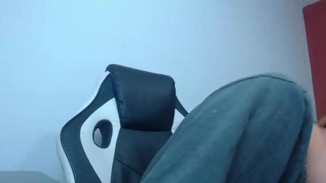 Image 12 of leia_white_ Stream on Chaturbate on 17 months ago