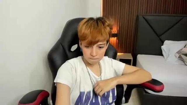 Image 6 of leia_white_ Stream on Chaturbate on 16 months ago