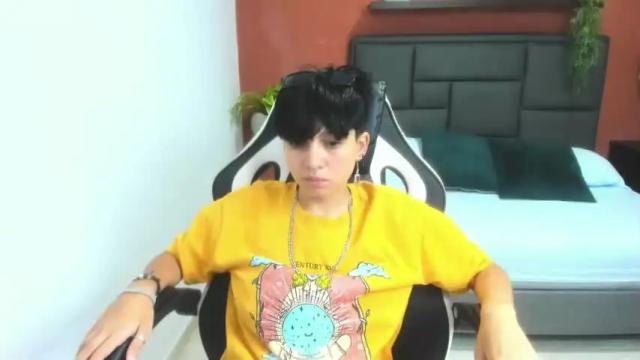 Image 6 of leia_white_ Stream on Chaturbate on 16 months ago