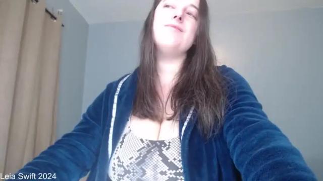 Image 2 of leiaswift Stream on Chaturbate on 16 months ago