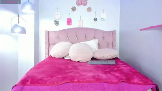 Image 2 of leigh_angels Stream on Chaturbate on 1 month ago