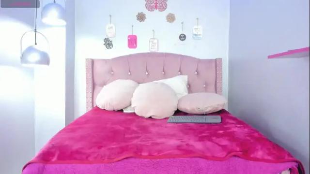 Image 4 of leigh_angels Stream on Chaturbate on 1 month ago