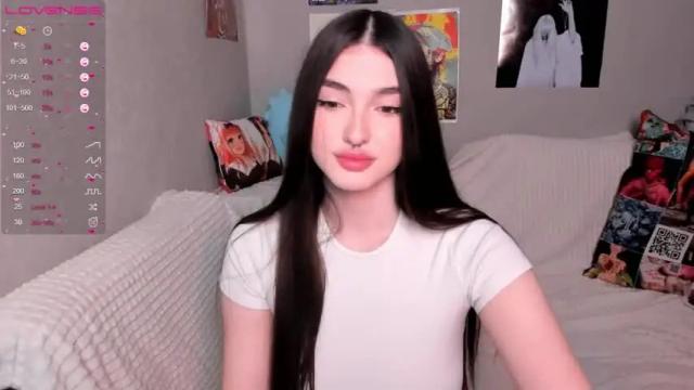 Image 2 of leila_4ever Stream on Chaturbate on 16 months ago