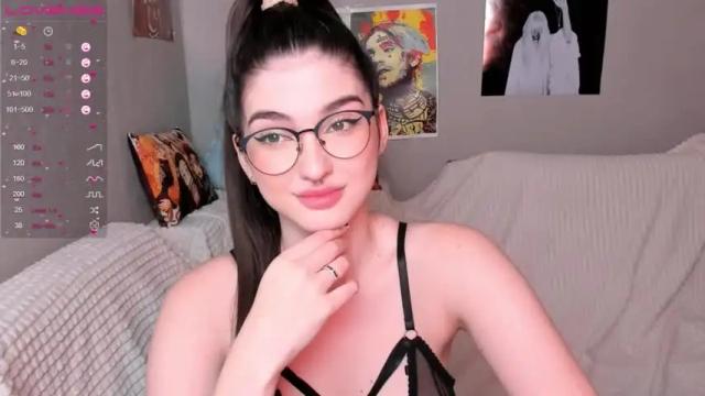 Image 8 of leila_4ever Stream on Chaturbate on 16 months ago
