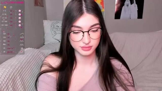 Image 7 of leila_4ever Stream on Chaturbate on 16 months ago