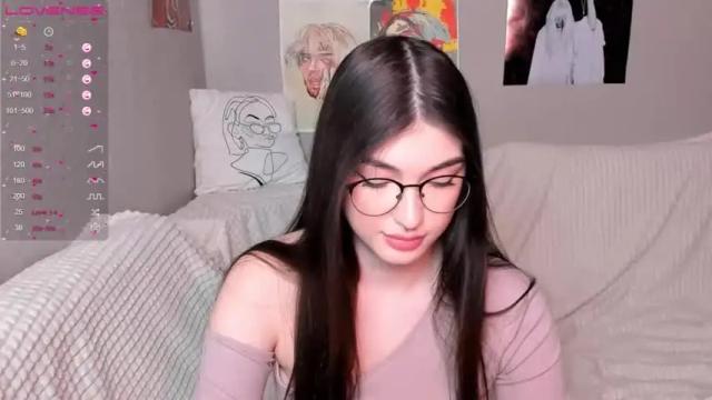 Image 8 of leila_4ever Stream on Chaturbate on 16 months ago
