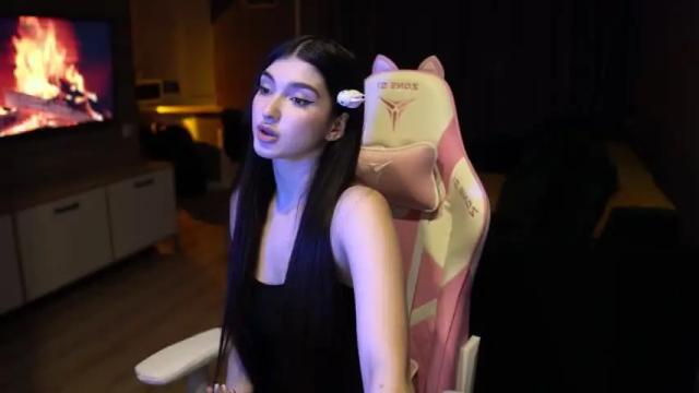 Image 8 of leila_4ever Stream on Chaturbate on 16 months ago
