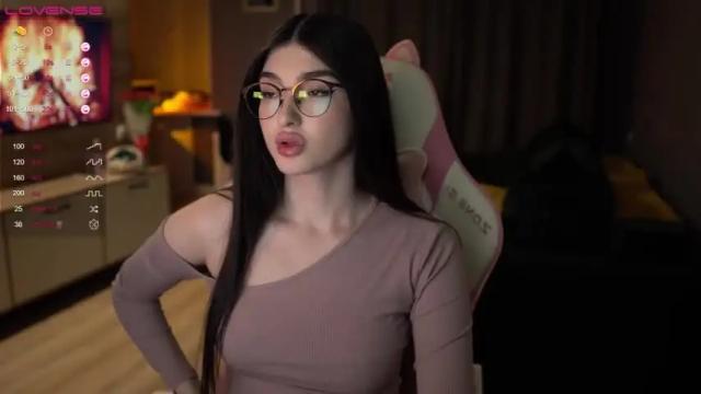 Image 7 of leila_4ever Stream on Chaturbate on 15 months ago