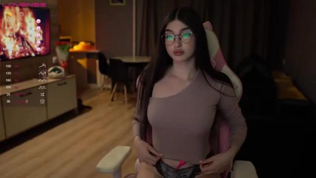 Image 8 of leila_4ever Stream on Chaturbate on 15 months ago