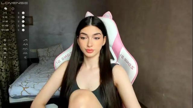 Image 4 of leila_4ever Stream on Chaturbate on 4 months ago