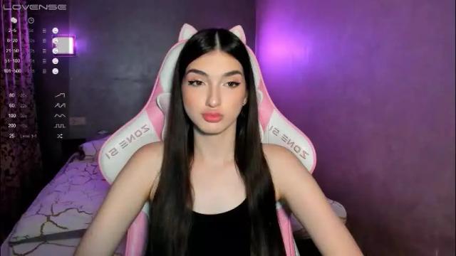 Image 3 of leila_4ever Stream on Chaturbate on 2 months ago