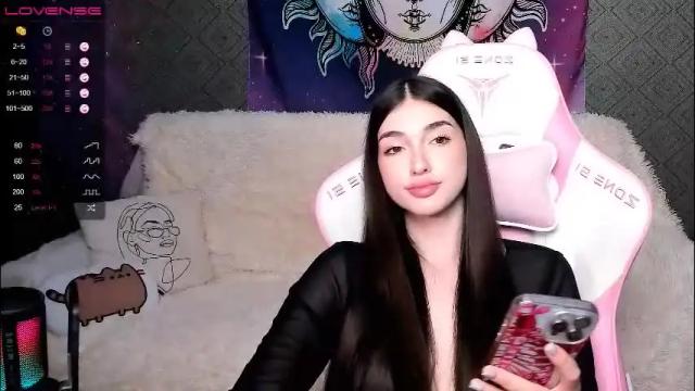 Image 2 of leila_4ever Stream on Chaturbate on 1 month ago