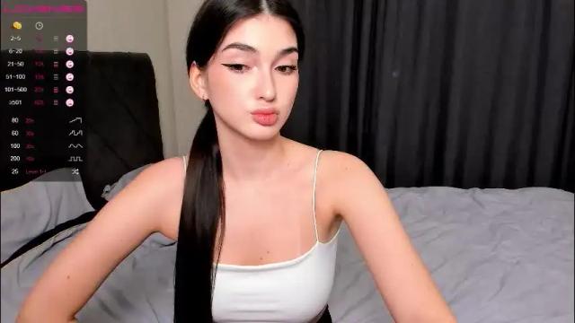 Image 4 of leila_4ever Stream on Chaturbate on 11 days ago