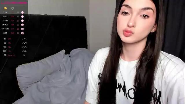 Image 7 of leila_4ever Stream on Chaturbate on 2 days ago