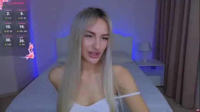 Image 11 of leila_flower Stream on Chaturbate on 15 days ago