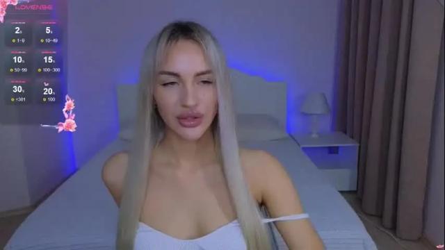 Image 4 of leila_flower Stream on Chaturbate on 15 days ago
