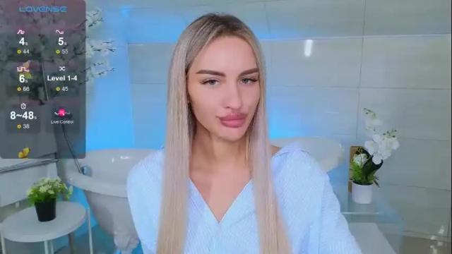 Image 11 of leila_flower Stream on Chaturbate on 9 days ago
