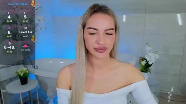 Image 11 of leila_flower Stream on Chaturbate on 7 days ago